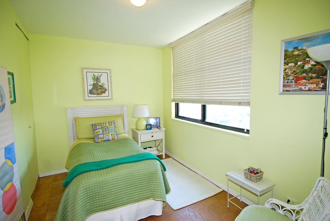 North Shore Towers Alcove Studio