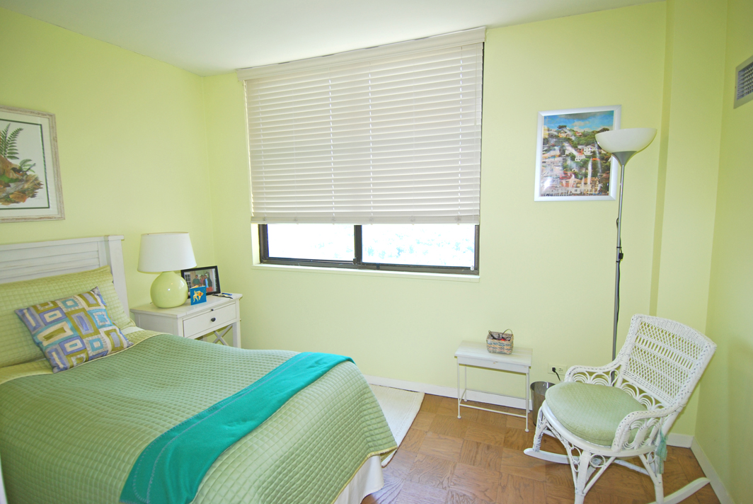 North Shore Towers Alcove Studio