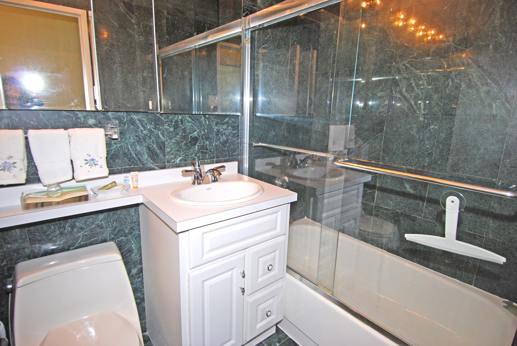 North Shore Towers Alcove Studio