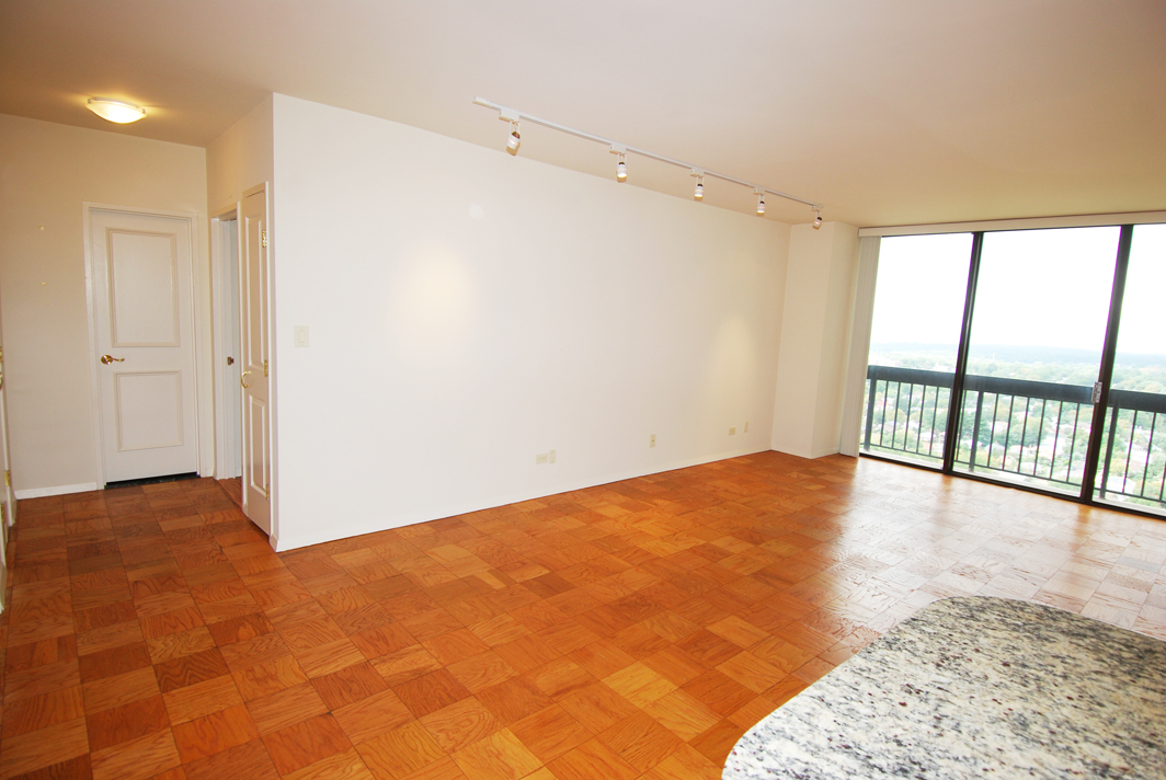 North Shore Towers 1 Bedroom Apartment