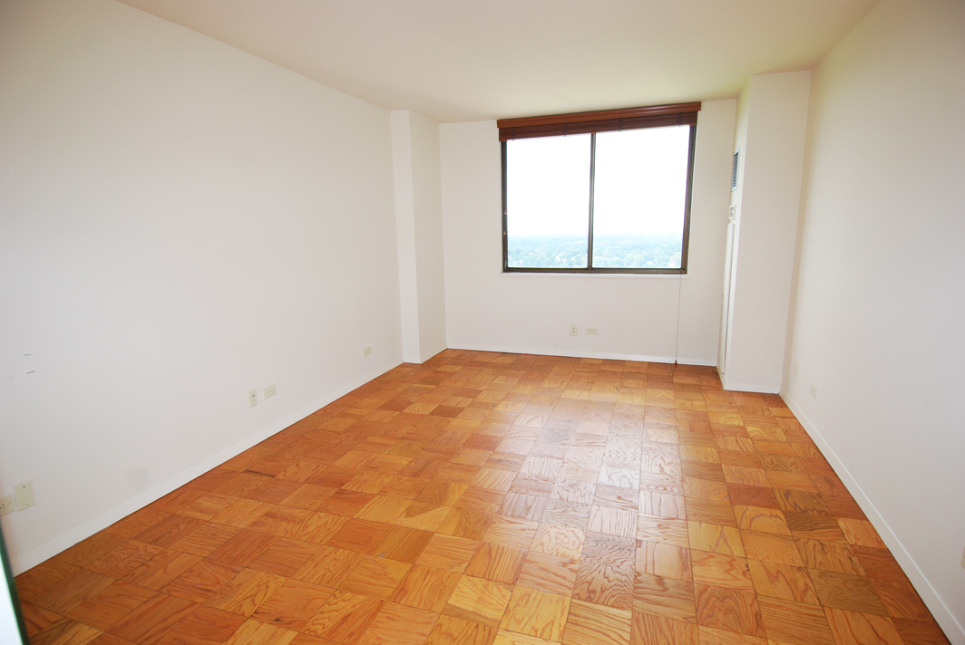 North Shore Towers 1 Bedroom Apartment