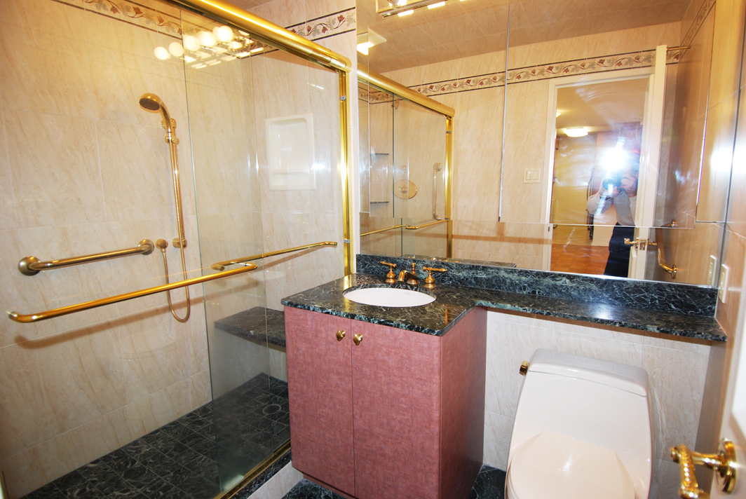 North Shore Towers 1 Bedroom Apartment