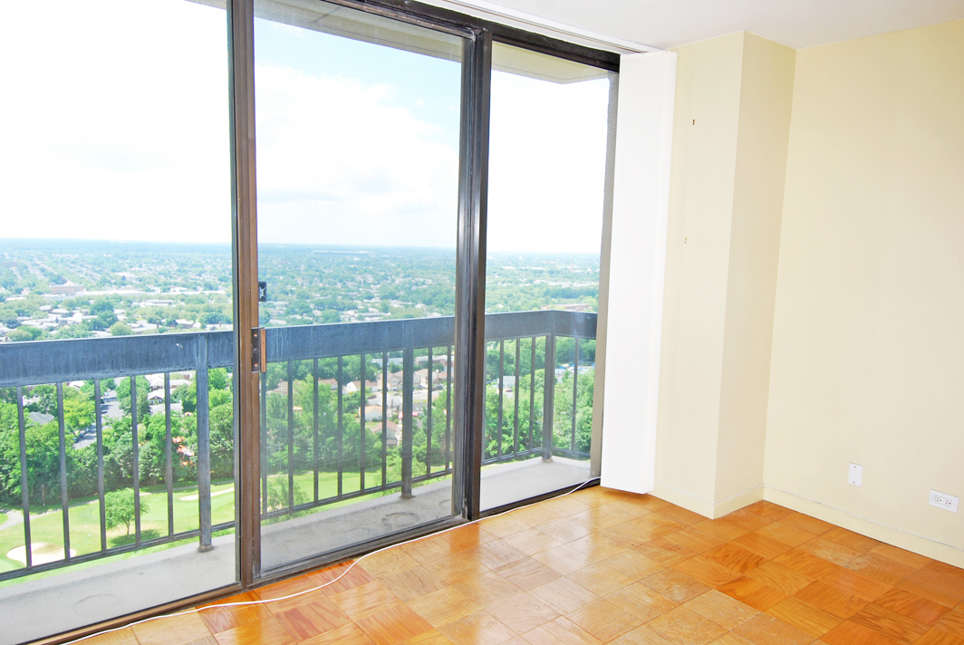 North Shore Towers 1 Bedroom Apartment