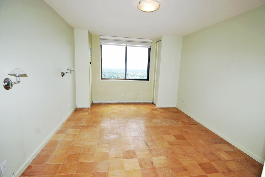 North Shore Towers 1 Bedroom Apartment