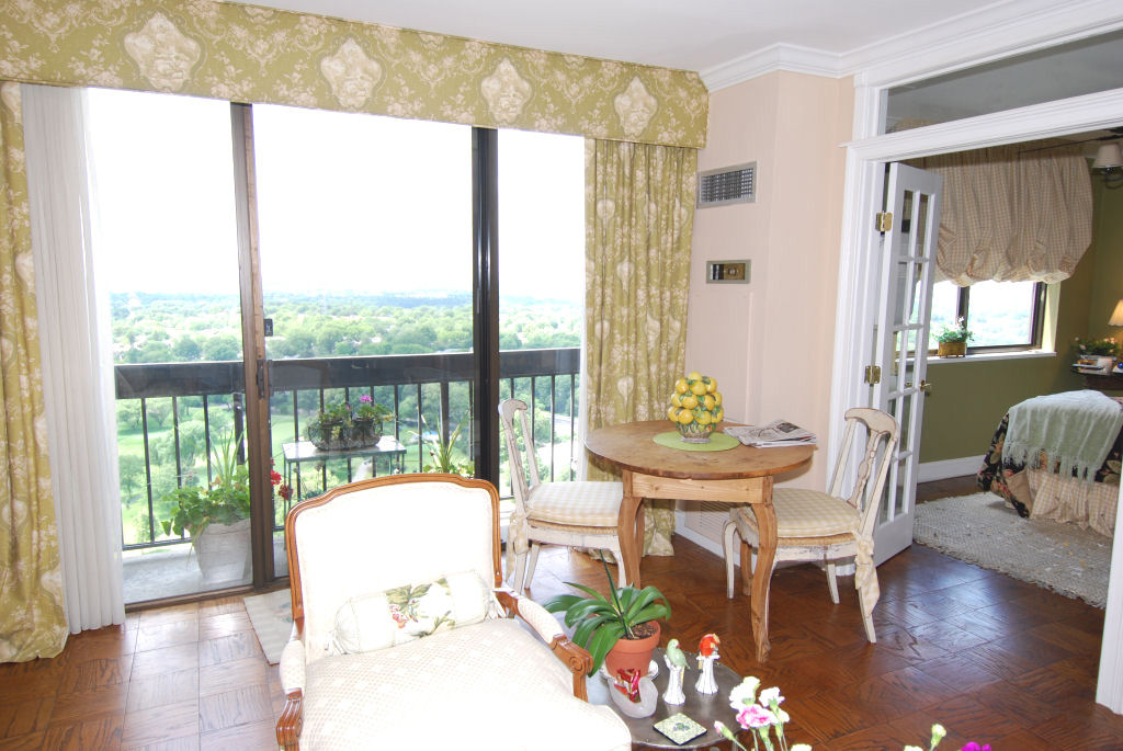 North Shore Towers Alcove Studio