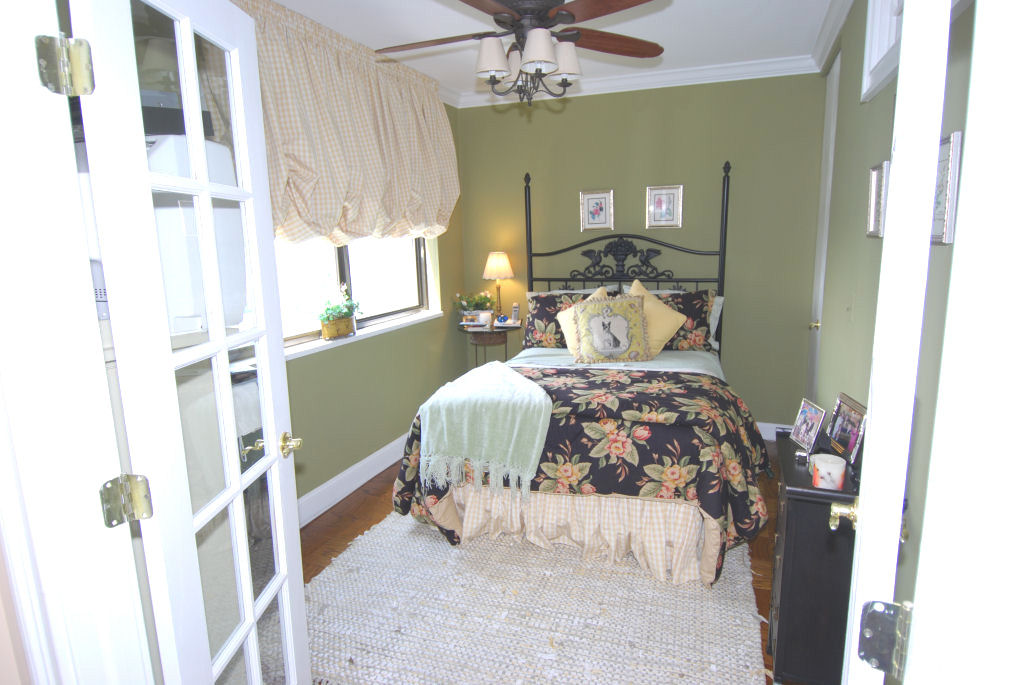 North Shore Towers Alcove Studio