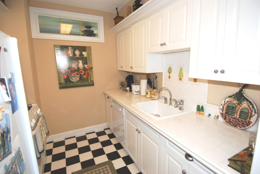 North Shore Towers Alcove Studio
