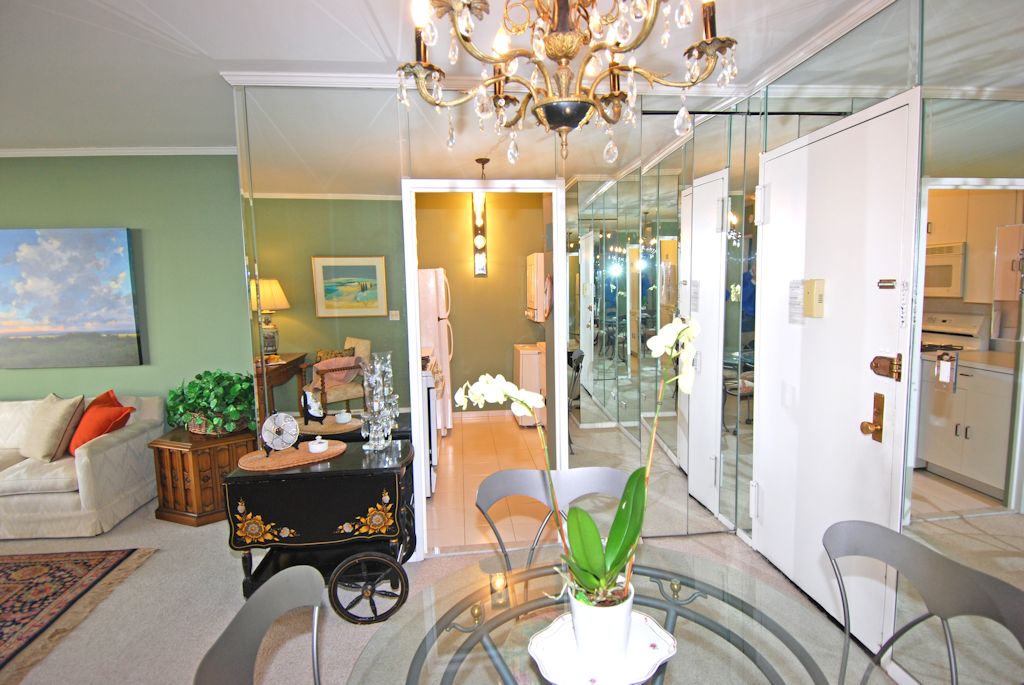 North Shore Towers Apartment