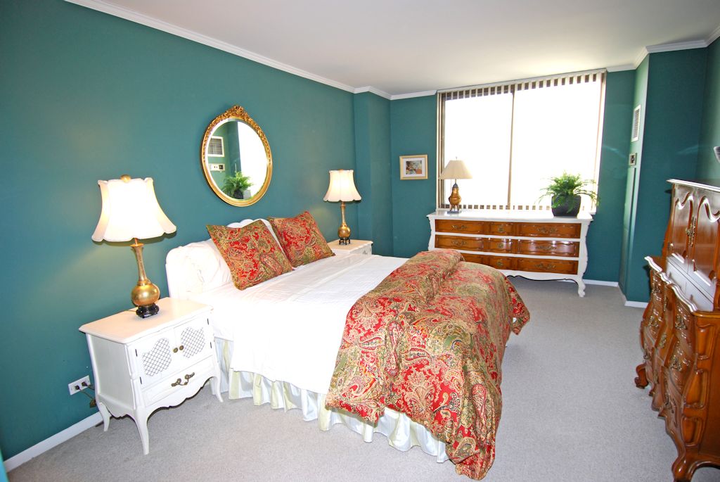 North Shore Towers Apartment