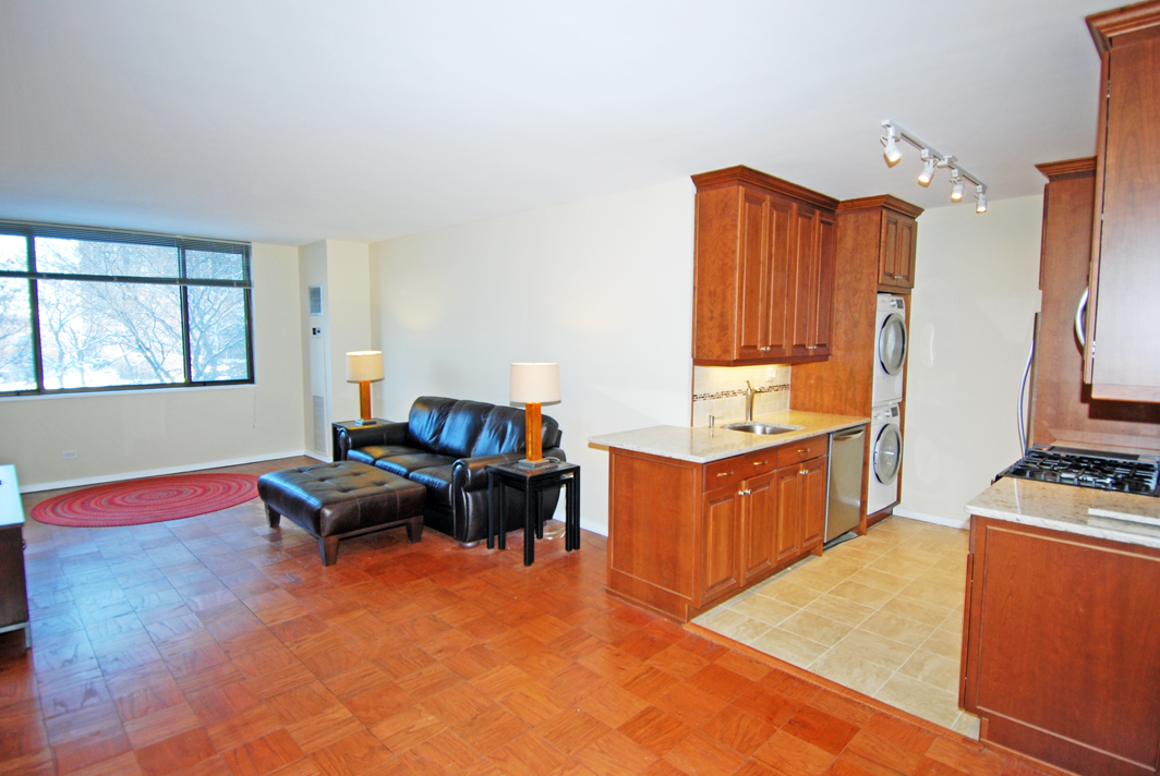 North Shore Towers 1 Bedroom Apartment