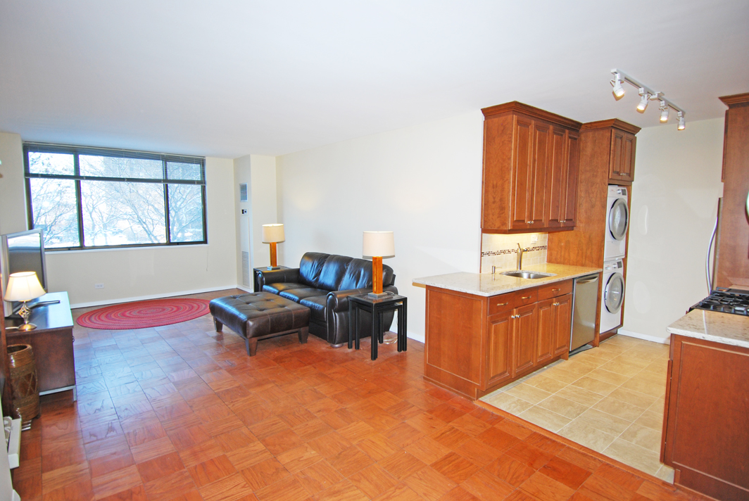 North Shore Towers 1 Bedroom Apartment