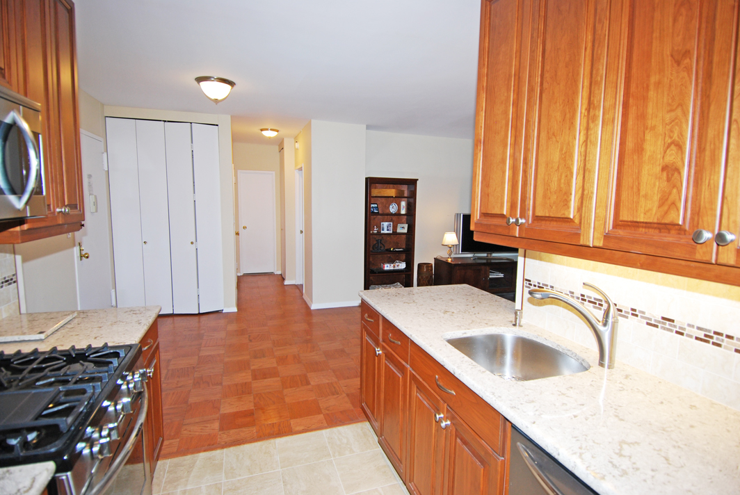 North Shore Towers 1 Bedroom Apartment