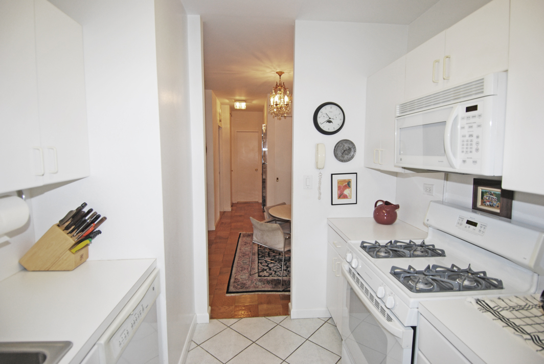 North Shore Towers 1 Bedroom Apartment