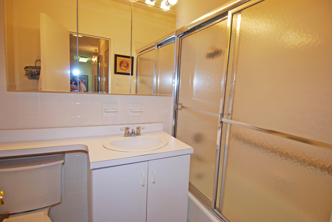 North Shore Towers 1 Bedroom Apartment