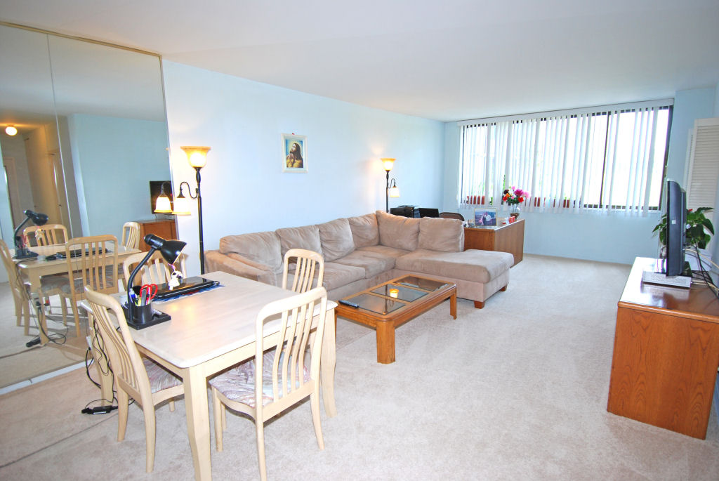 North Shore Towers Alcove Studio