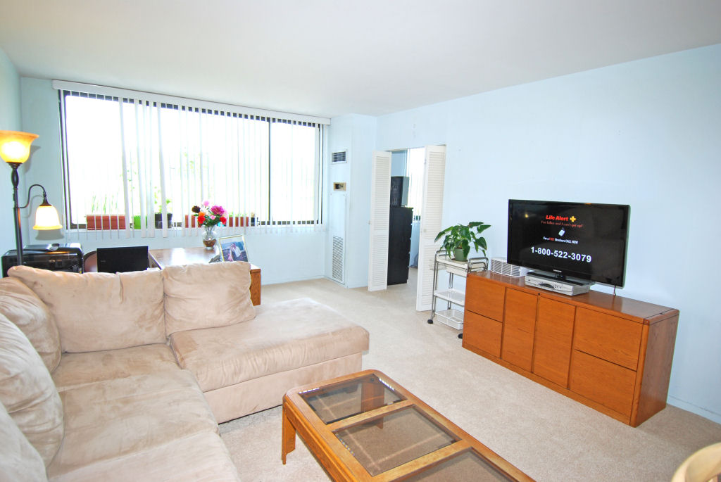 North Shore Towers Alcove Studio