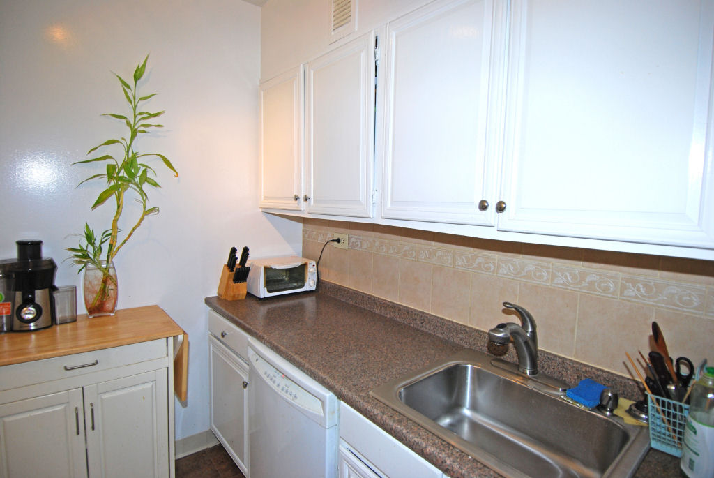 North Shore Towers Alcove Studio