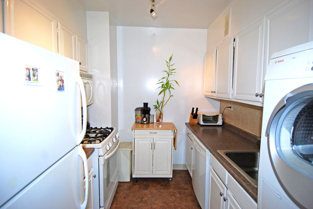 North Shore Towers Alcove Studio