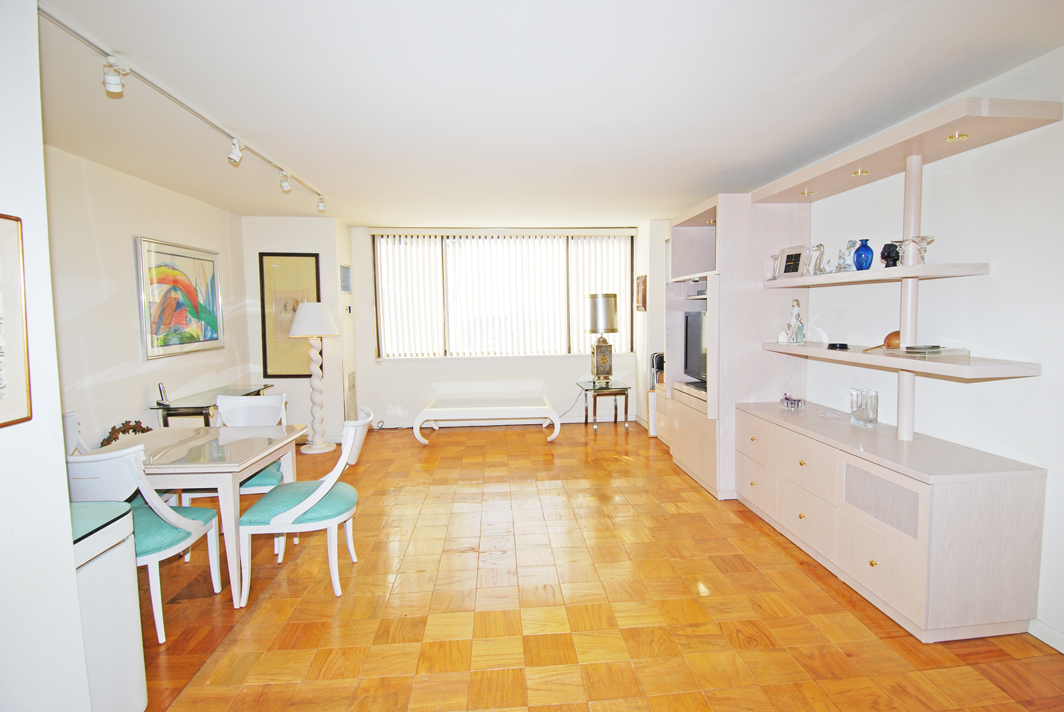 North Shore Towers 1 Bedroom Apartment