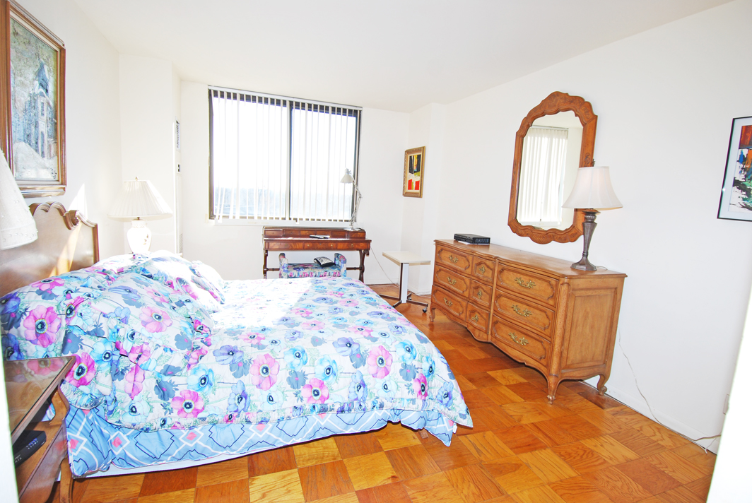 North Shore Towers 1 Bedroom Apartment