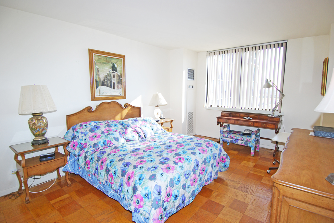 North Shore Towers 1 Bedroom Apartment