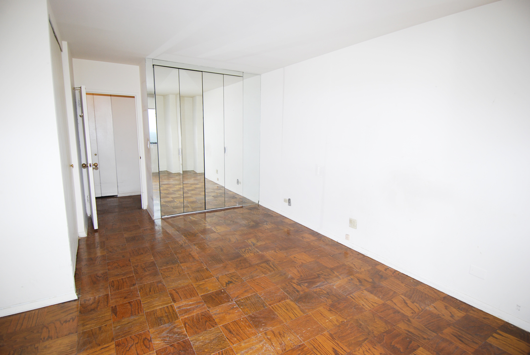 North Shore Towers 1 Bedroom Apartment