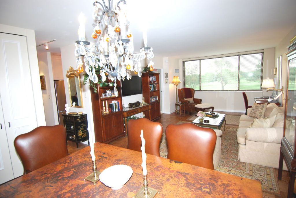 North Shore Towers Alcove Studio