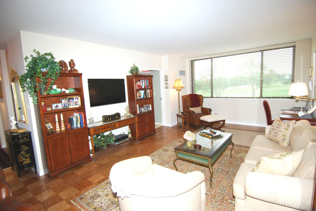 North Shore Towers Alcove Studio