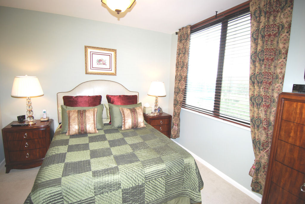 North Shore Towers Alcove Studio