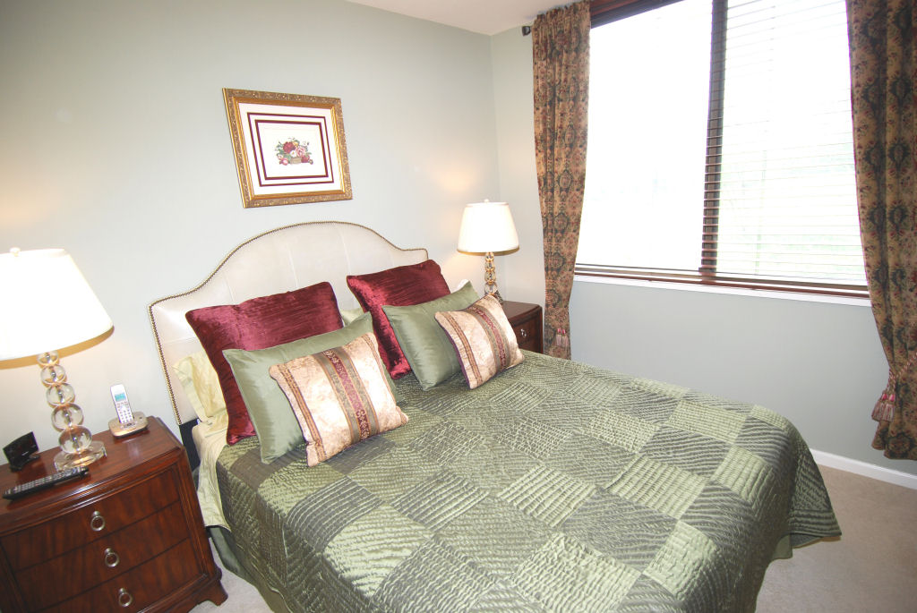 North Shore Towers Alcove Studio