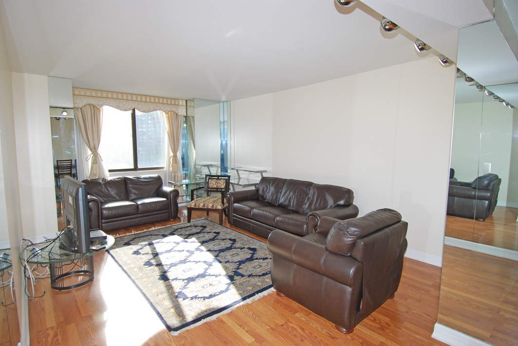 North Shore Towers 1 Bedroom Apartment