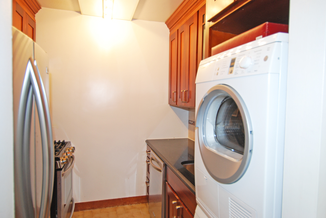 North Shore Towers 1 Bedroom Apartment