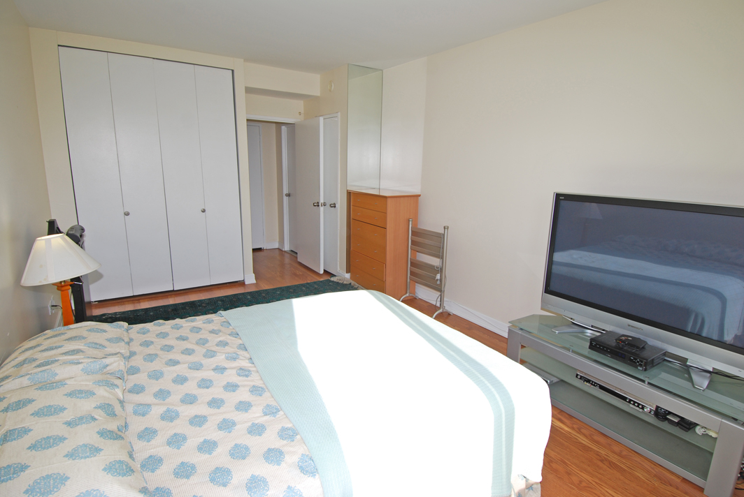 North Shore Towers 1 Bedroom Apartment