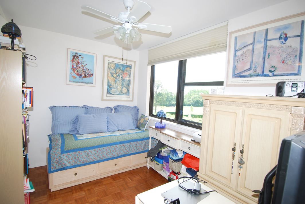 North Shore Towers Studio Apartment