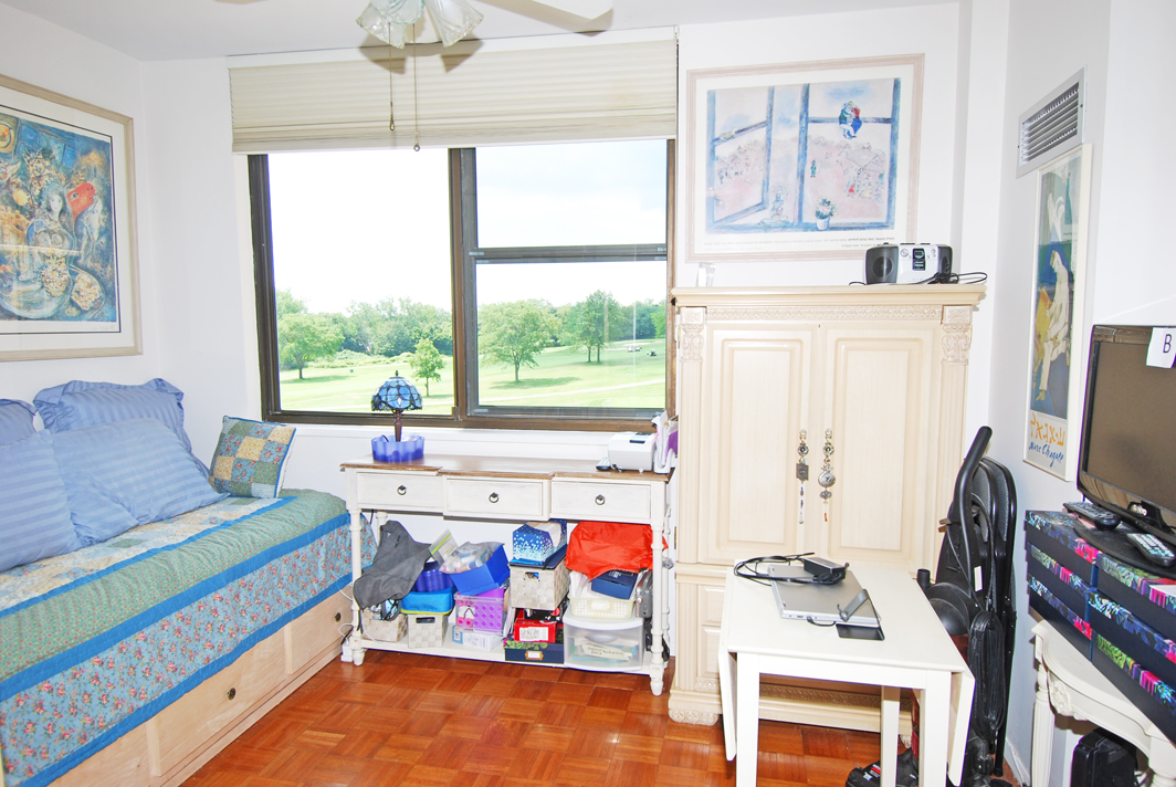 North Shore Towers Studio Apartment