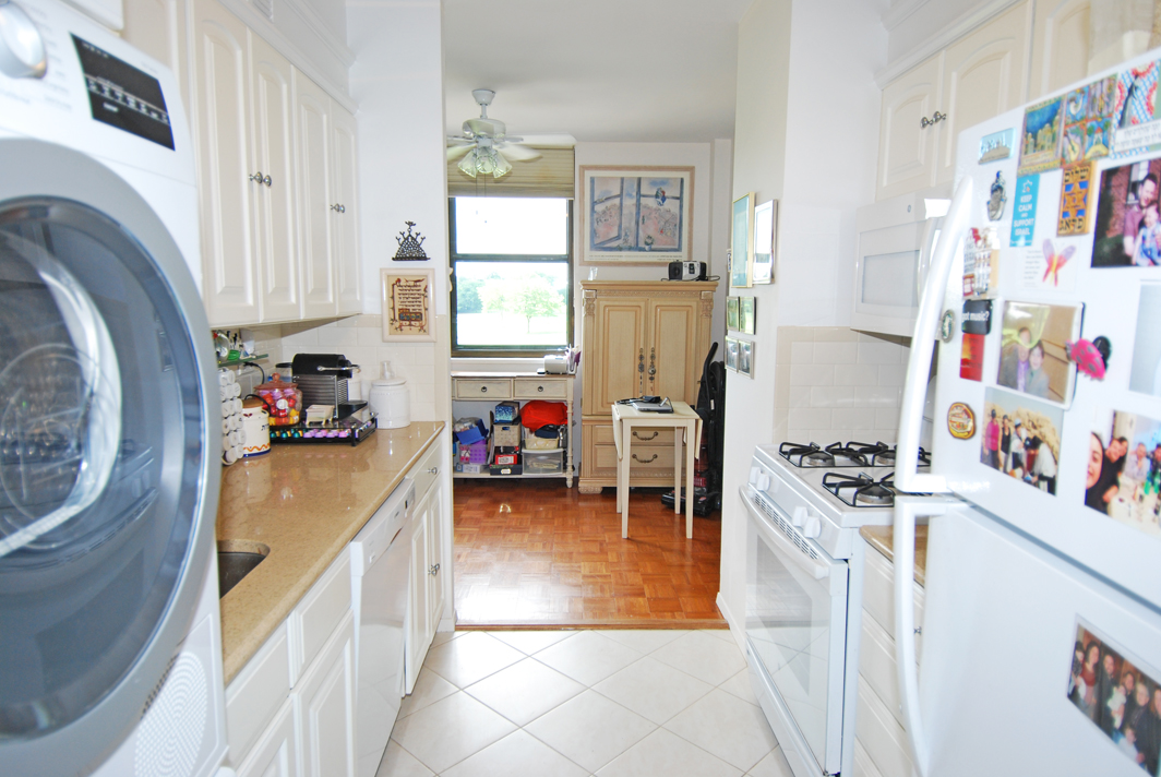 North Shore Towers Studio Apartment