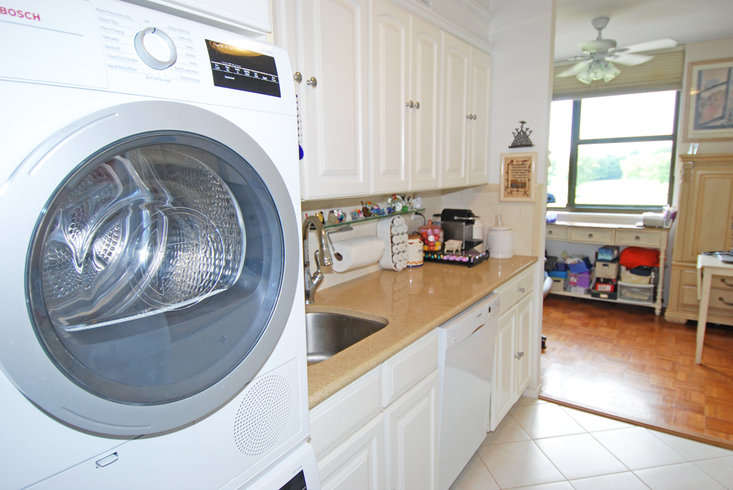 North Shore Towers Studio Apartment