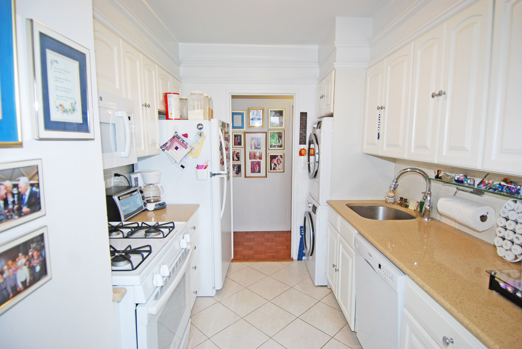 North Shore Towers Studio Apartment