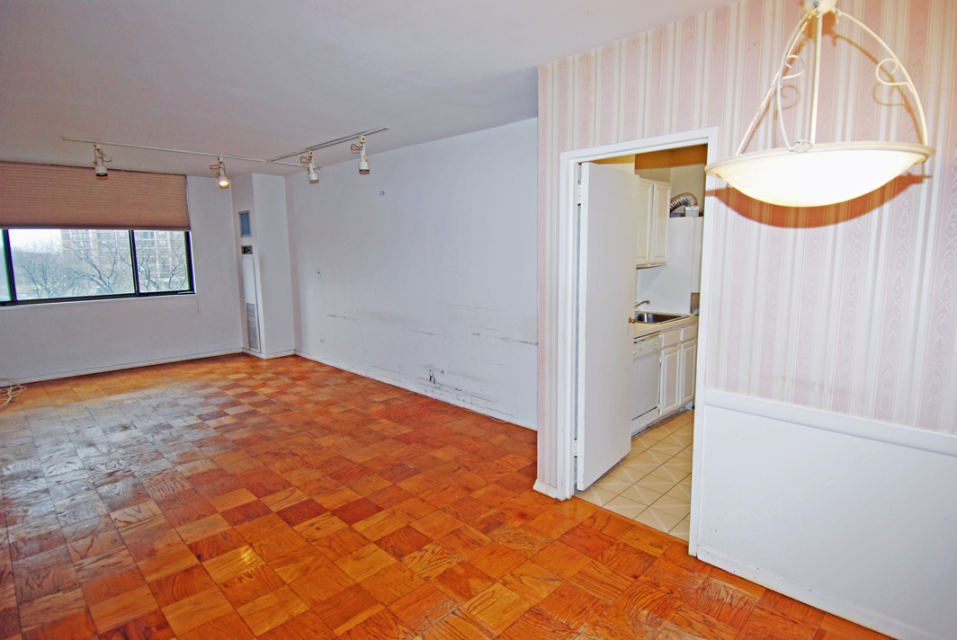 North Shore Towers 1 Bedroom Apartment