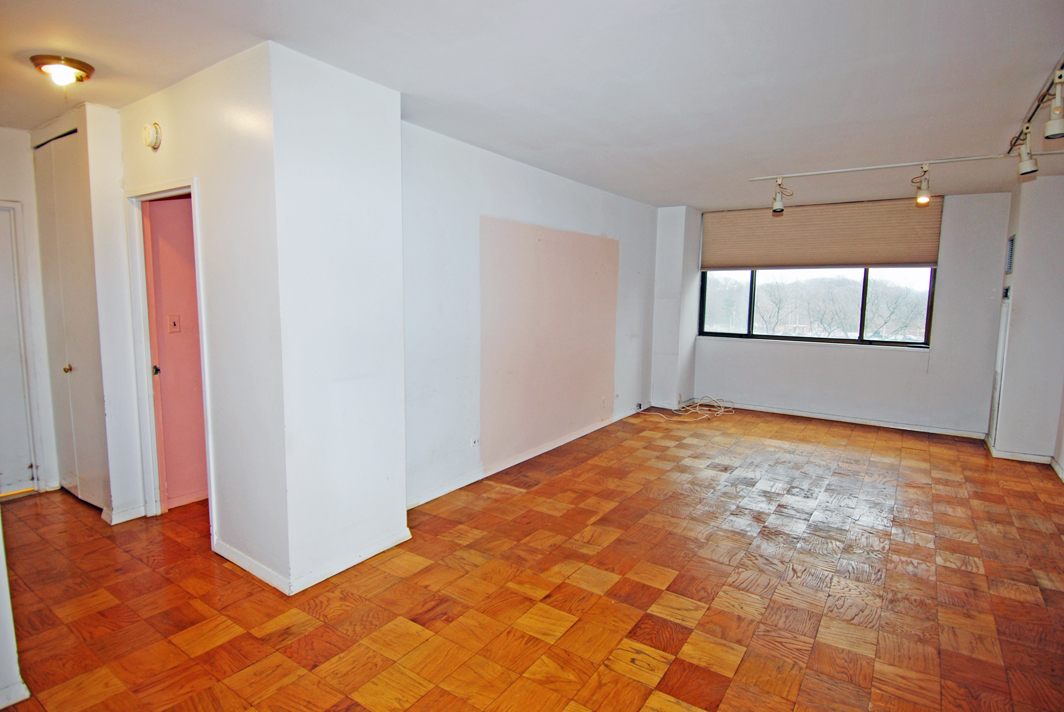 North Shore Towers 1 Bedroom Apartment