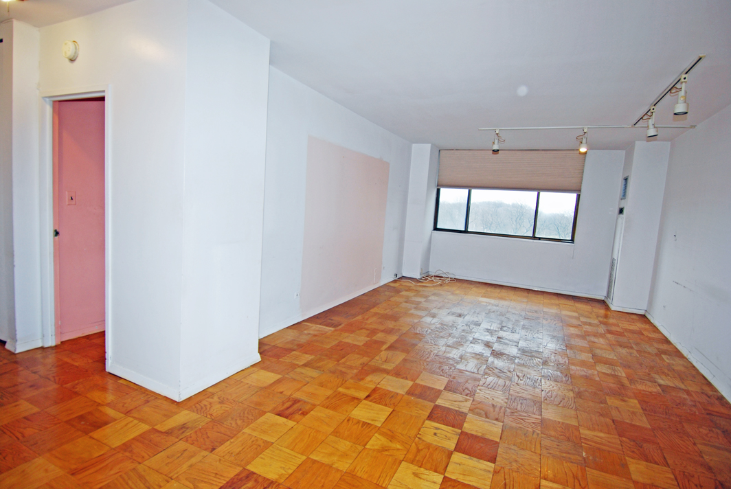 North Shore Towers 1 Bedroom Apartment