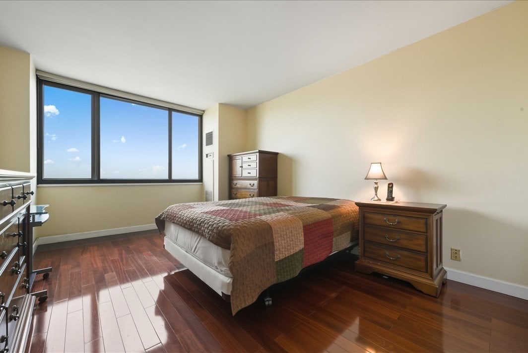 North Shore Towers Apt.