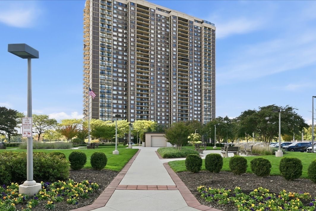 North Shore Towers Apt.