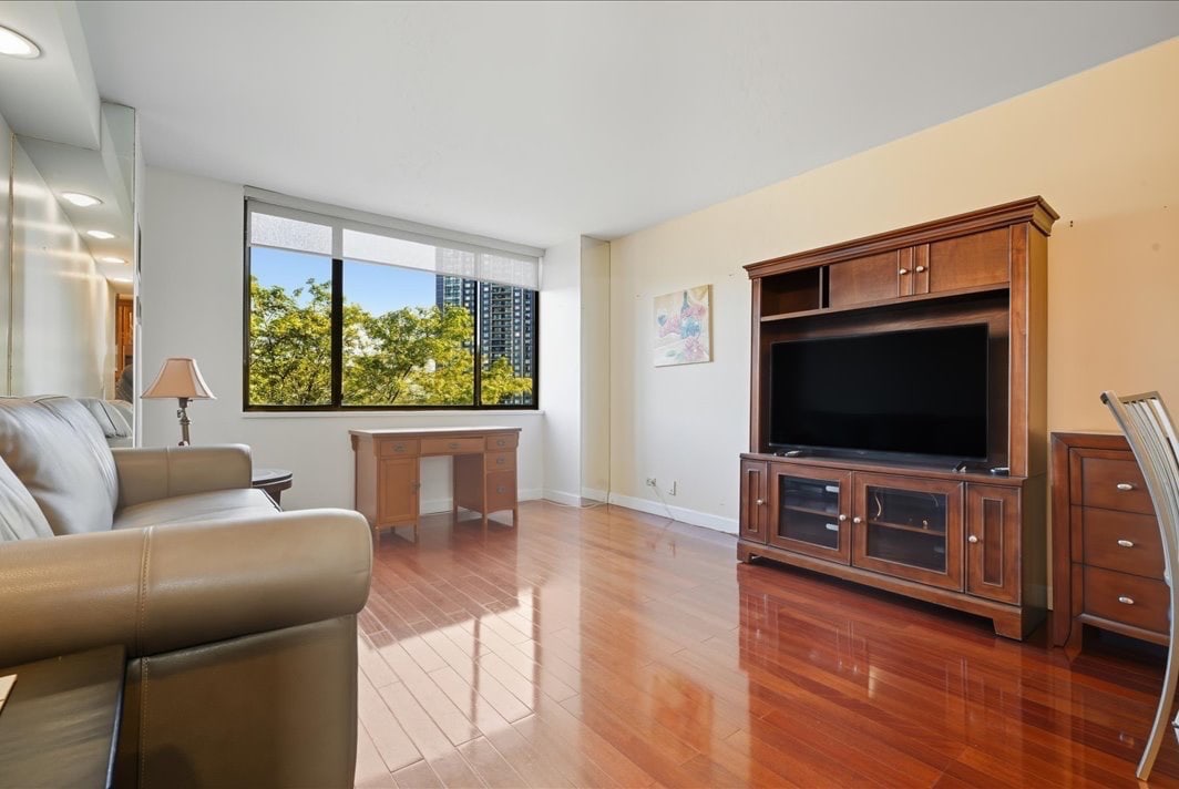 North Shore Towers Apt.