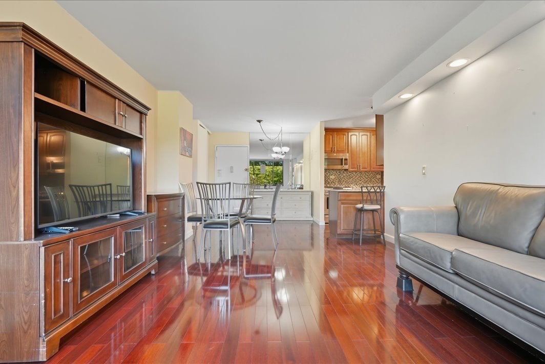 North Shore Towers Apt.