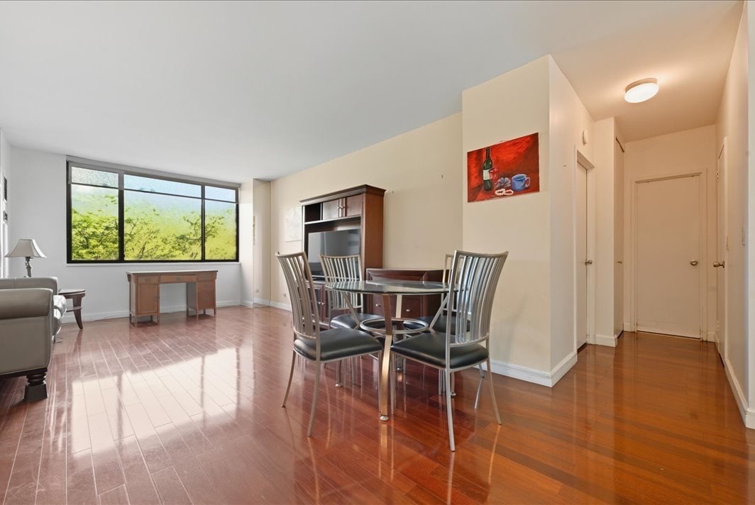 North Shore Towers Apt.