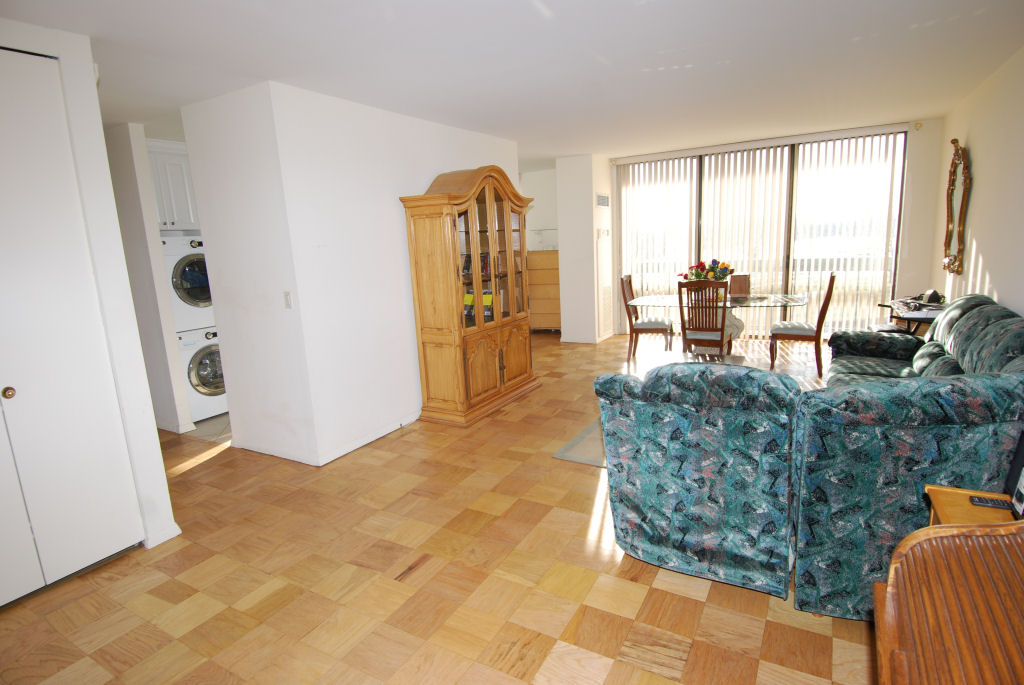 North Shore Towers Studio Apartment