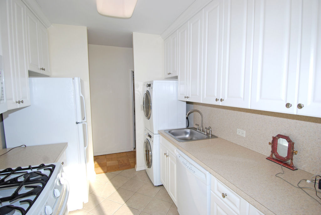 North Shore Towers Studio Apartment