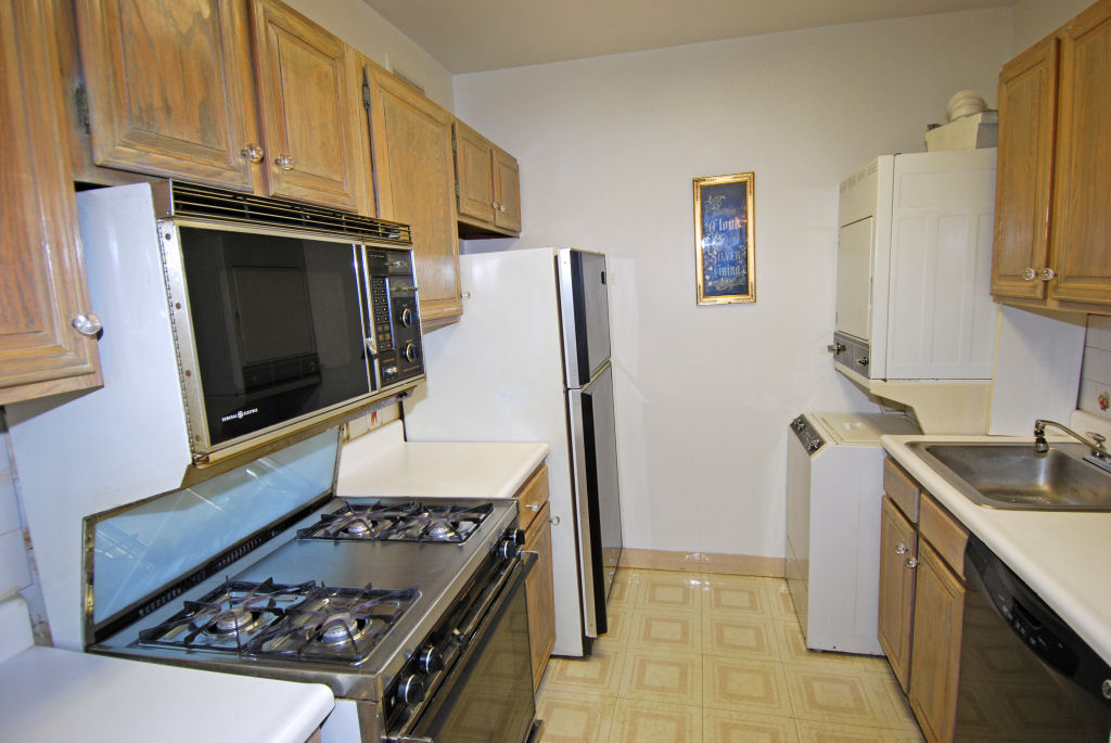 North Shore Towers 1 Bedroom Apartment