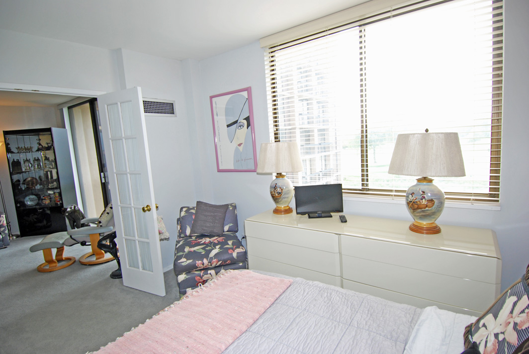 North Shore Towers Studio Apartment